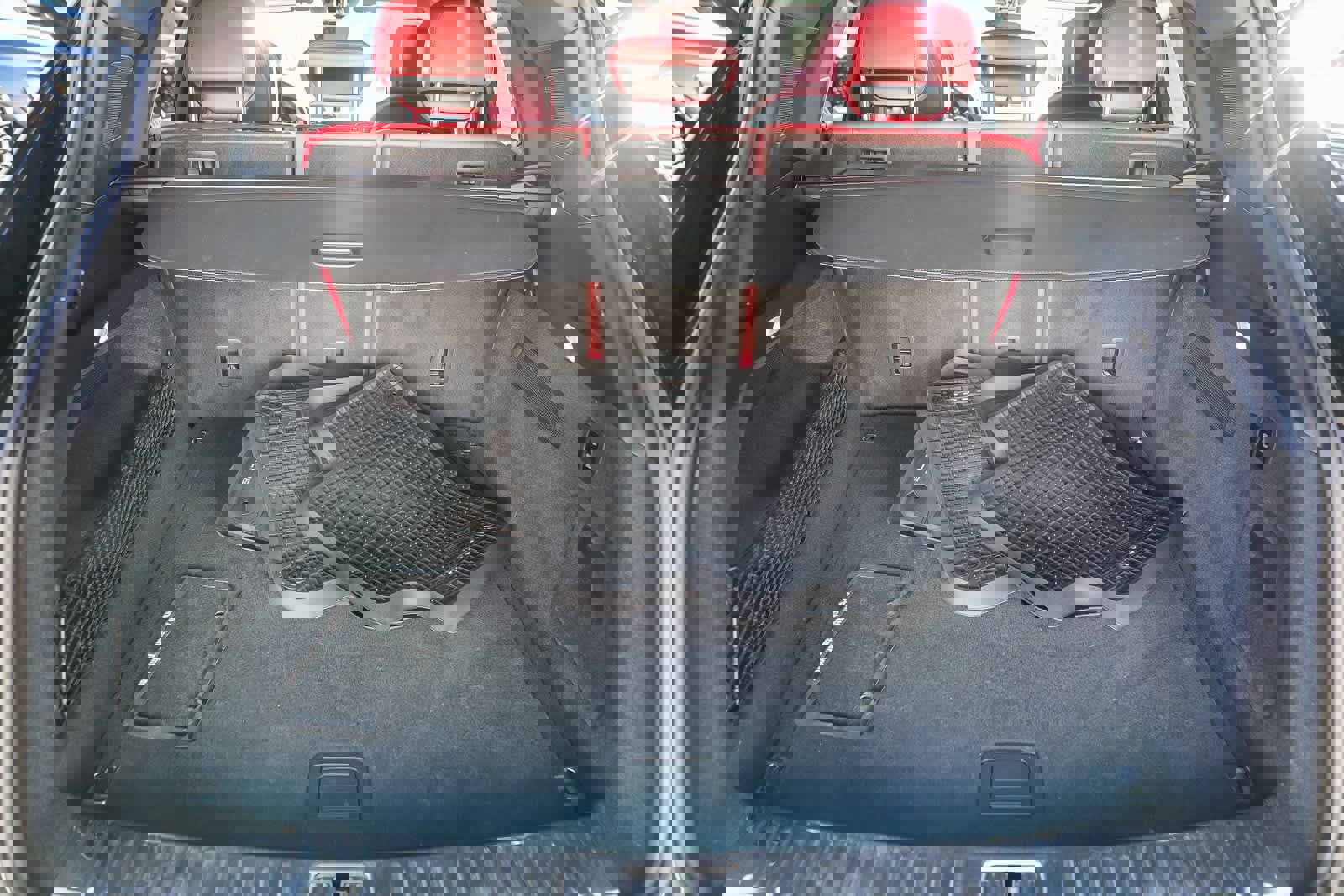 Used 2023 Porsche Cayenne Platinum Edition image 24