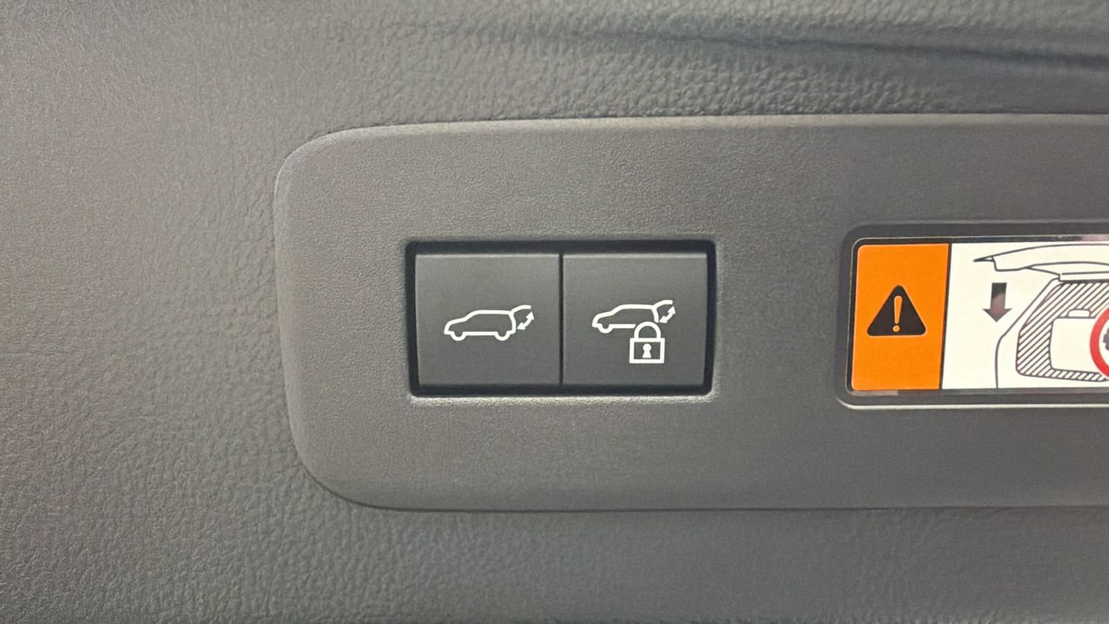 Used 2025 Lexus GX 550 w/ Accessory Package (Z1) image 18