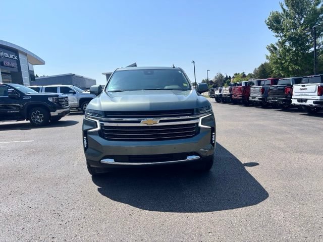 Used 2024 Chevrolet Suburban LT w/ Luxury Package AWD/4WD video 3