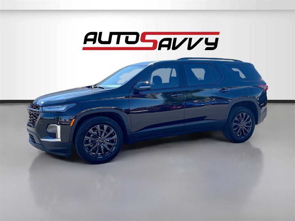 Used 2023 Chevrolet Traverse RS image 3