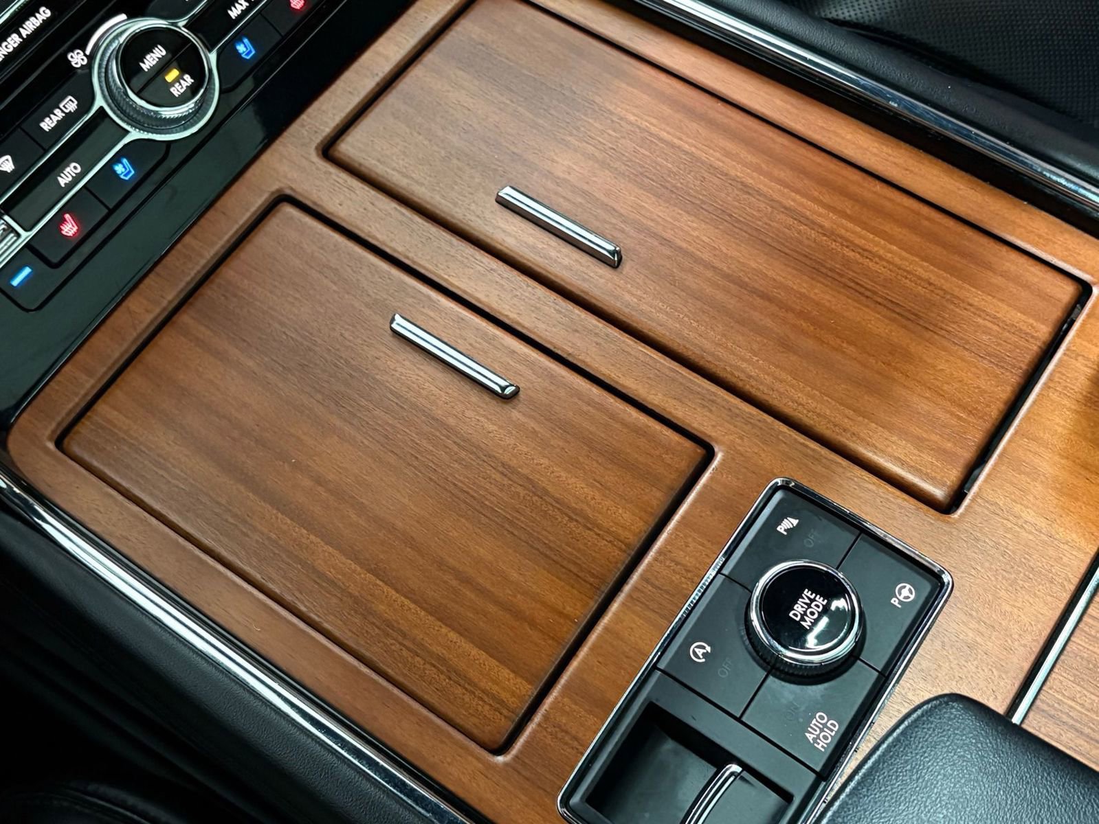 Used 2019 Lincoln Navigator Reserve image 31