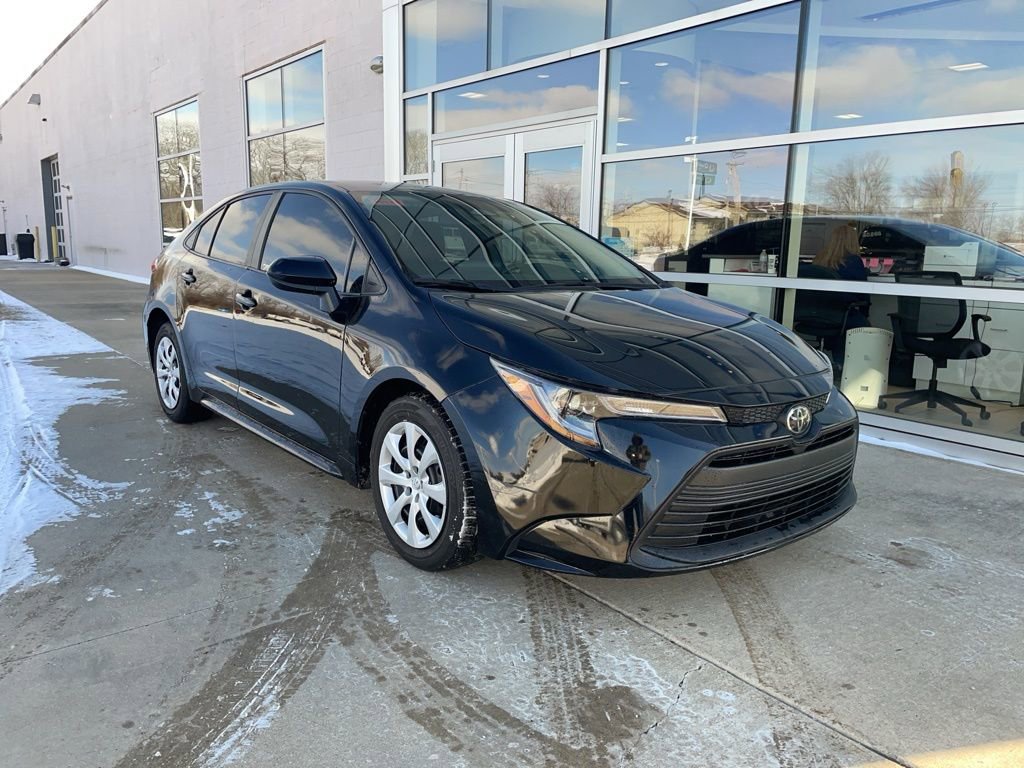 Used 2023 Toyota Corolla LE w/ Carpet Mat Package (TMS) image 1