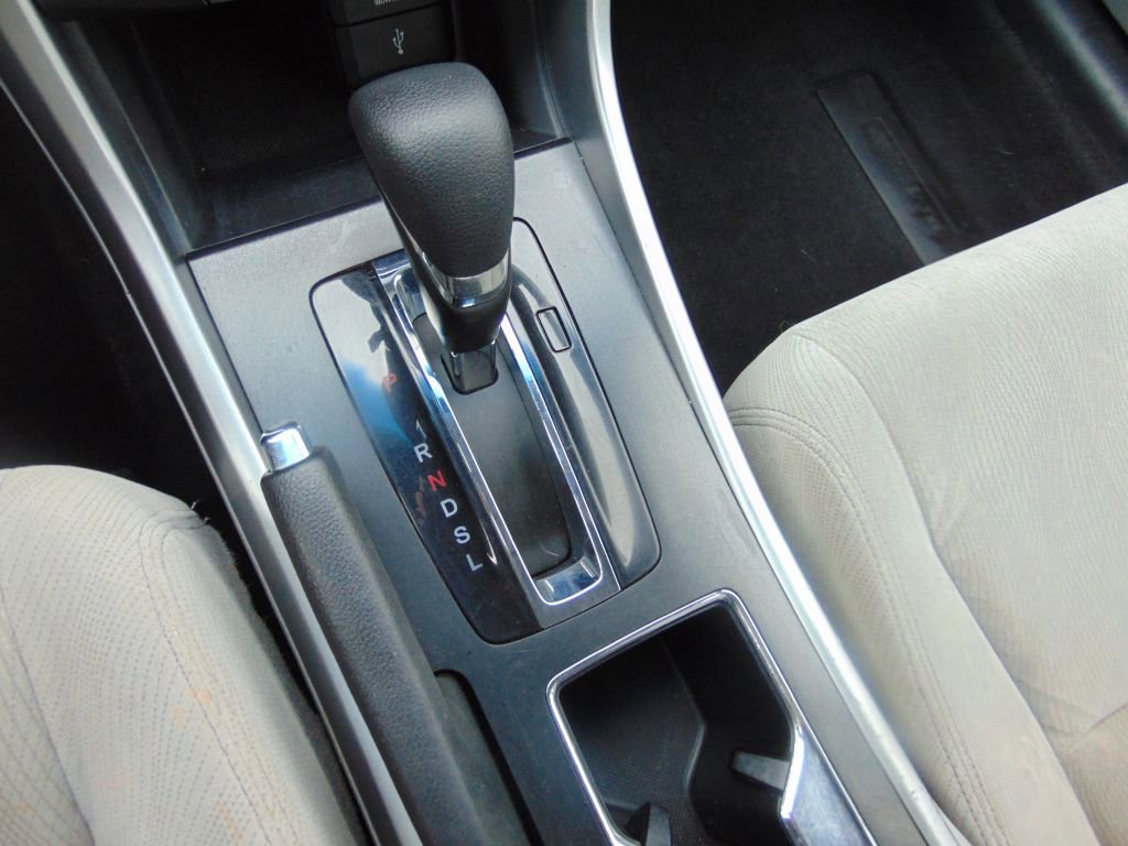Used 2013 Honda Accord EX image 18