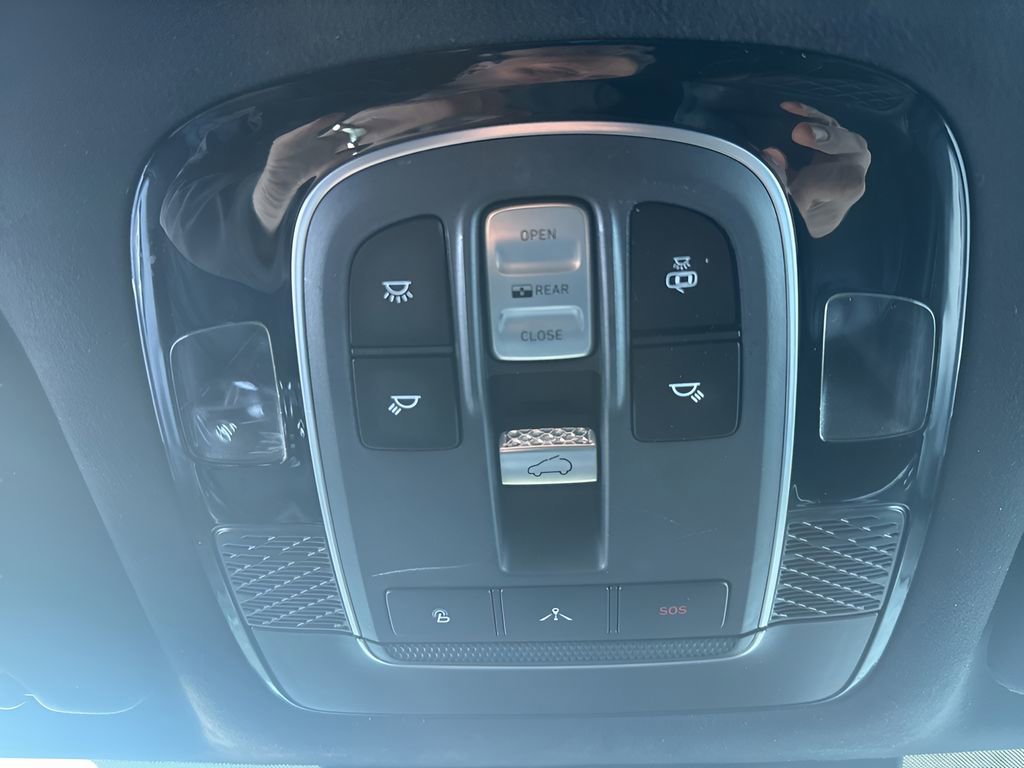 Used 2020 Hyundai Palisade Limited image 32