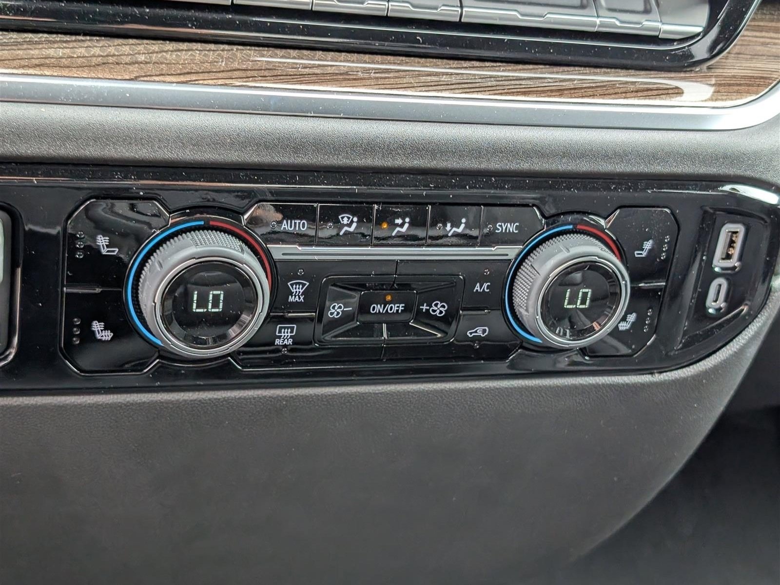 New 2025 Chevrolet Silverado 1500 LT AWD/4WD image 23