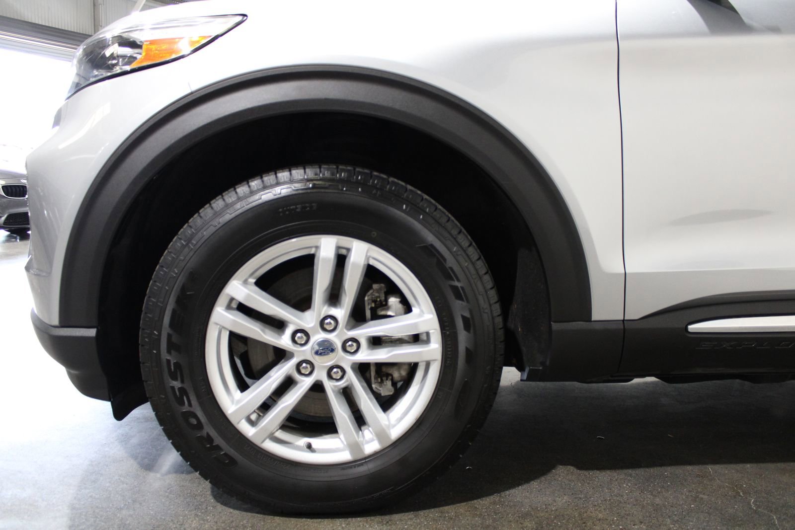 Used 2020 Ford Explorer XLT image 9