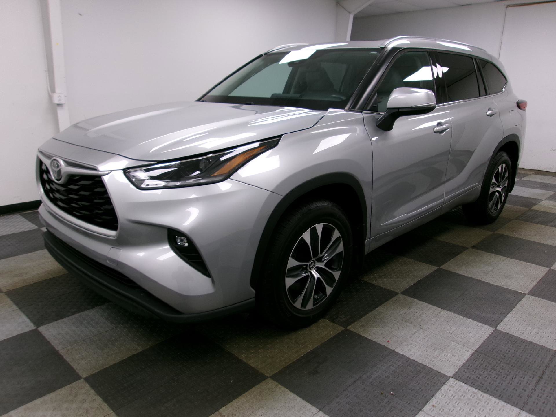 Used 2021 Toyota Highlander XLE