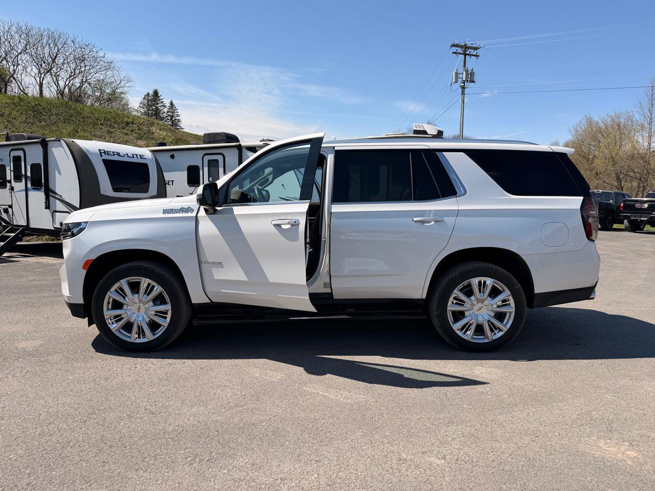 Used 2024 Chevrolet Tahoe High Country AWD/4WD image 41