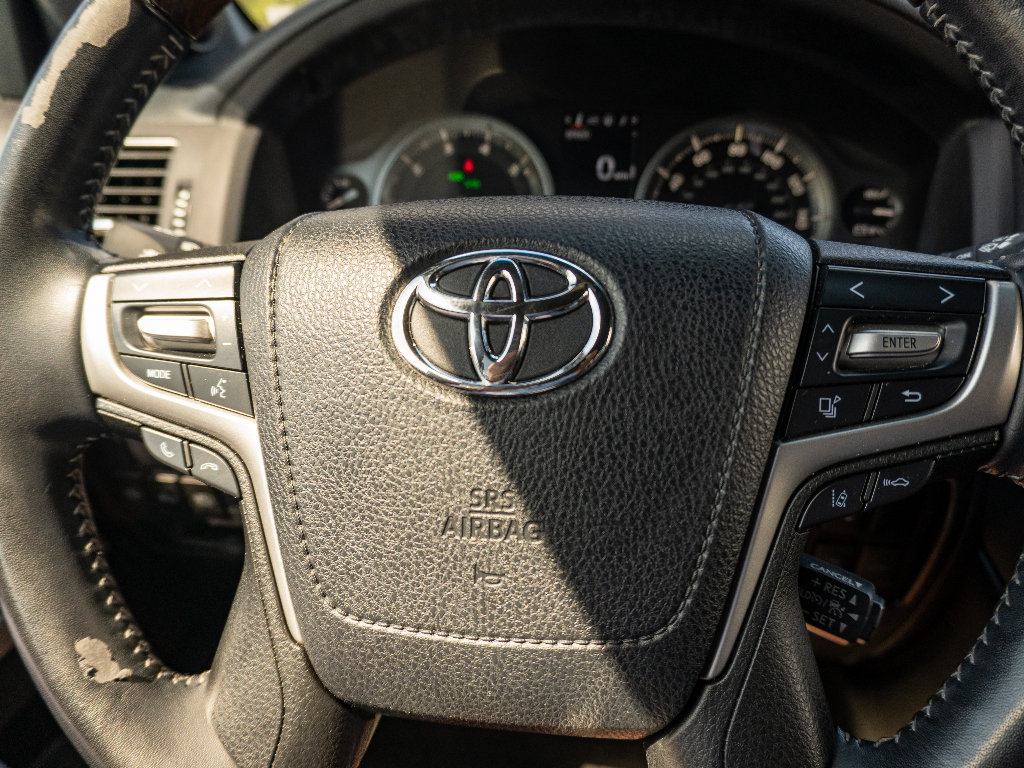 Used 2020 Toyota Land Cruiser AWD/4WD image 32