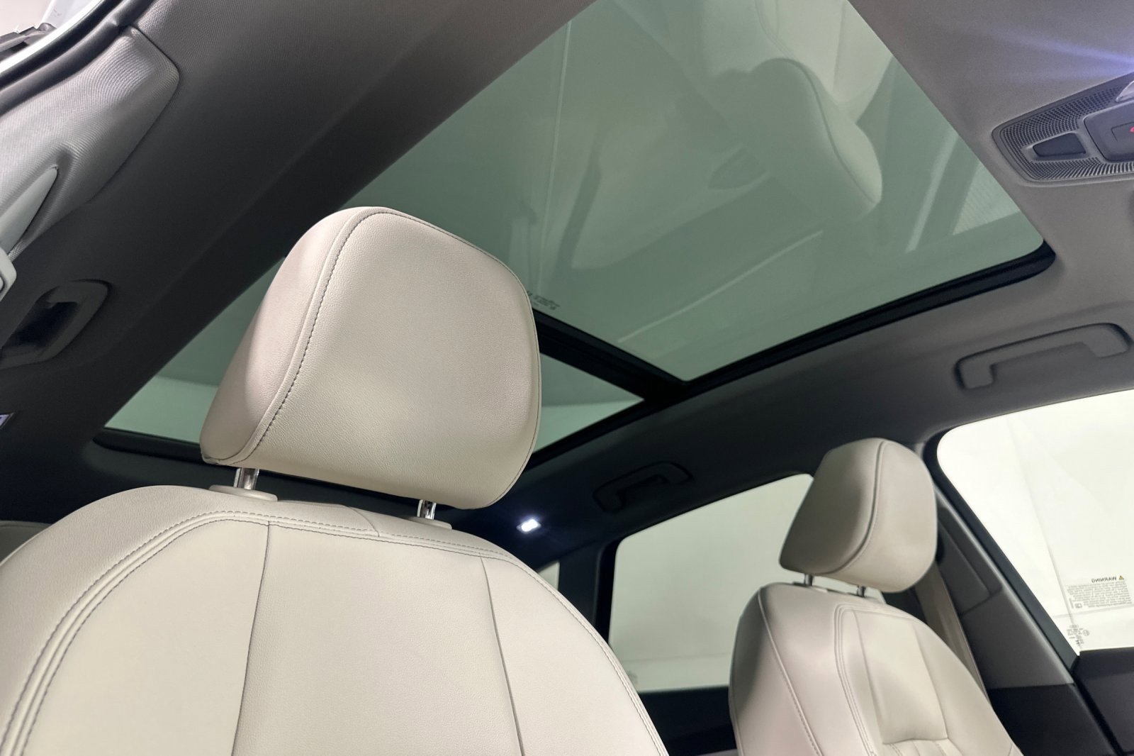 Used 2025 Audi Q5 Premium w/ Convenience Package image 16