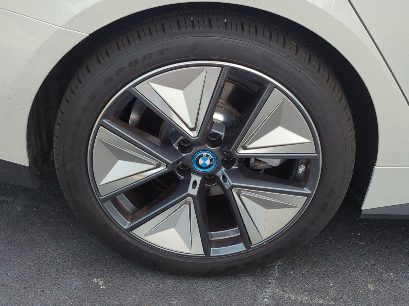 Certified 2023 BMW i4 eDrive35 RWD image 13