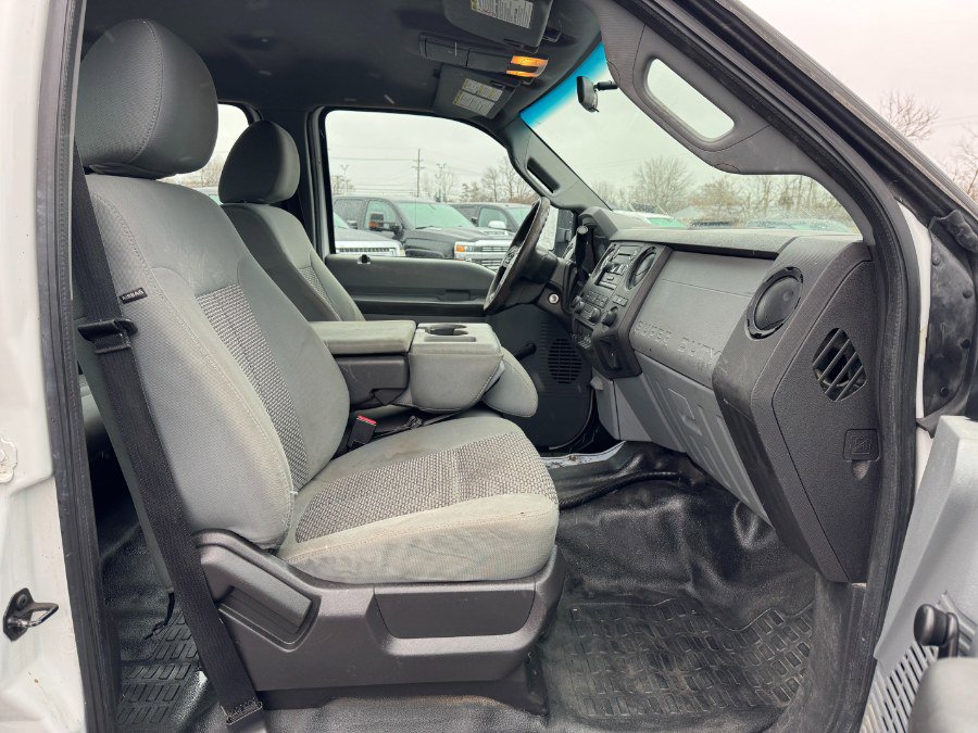 Used 2013 Ford F250 XL w/ Camper Pkg image 18