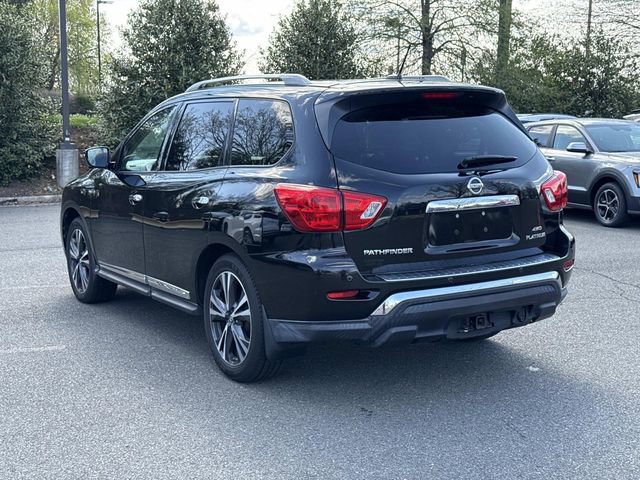 Used 2017 Nissan Pathfinder Platinum w/ Family Entertainment Package AWD/4WD image 4