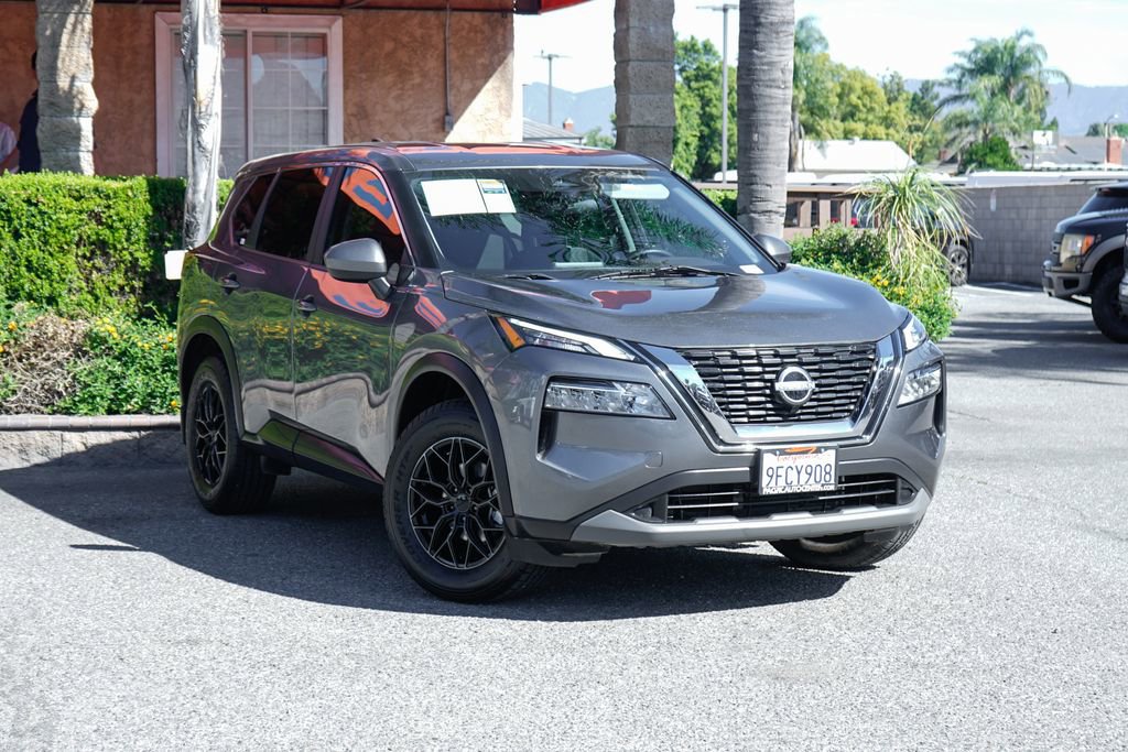 Used 2023 Nissan Rogue SV image 47