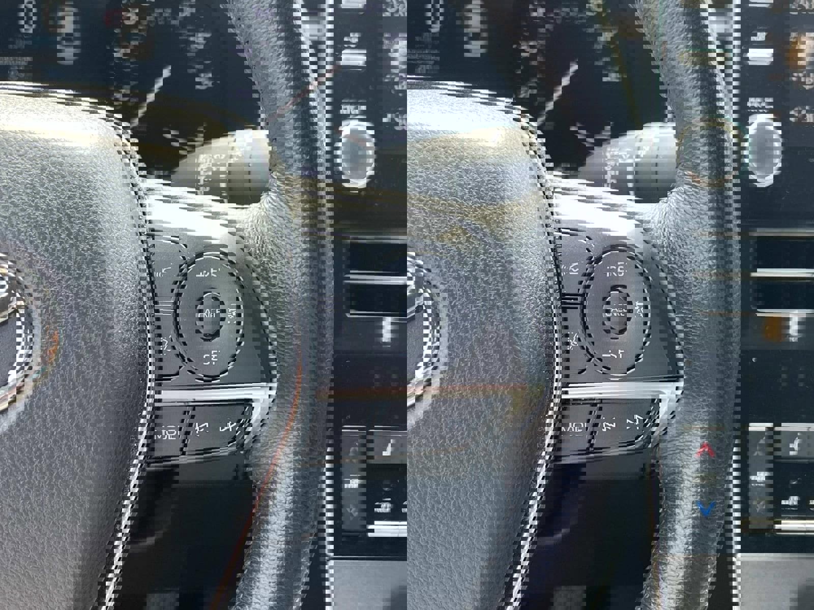 Used 2019 Toyota Avalon XLE w/ Moonroof Package image 26