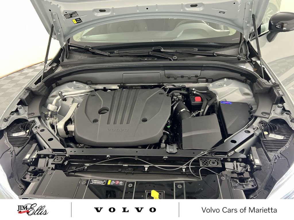 New 2025 Volvo XC60 B5 Core w/ Climate Package image 18