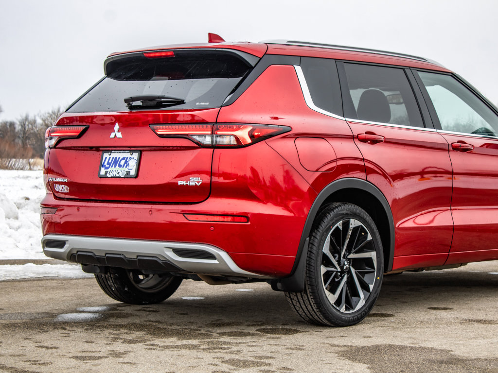 Used 2024 Mitsubishi Outlander SEL image 16