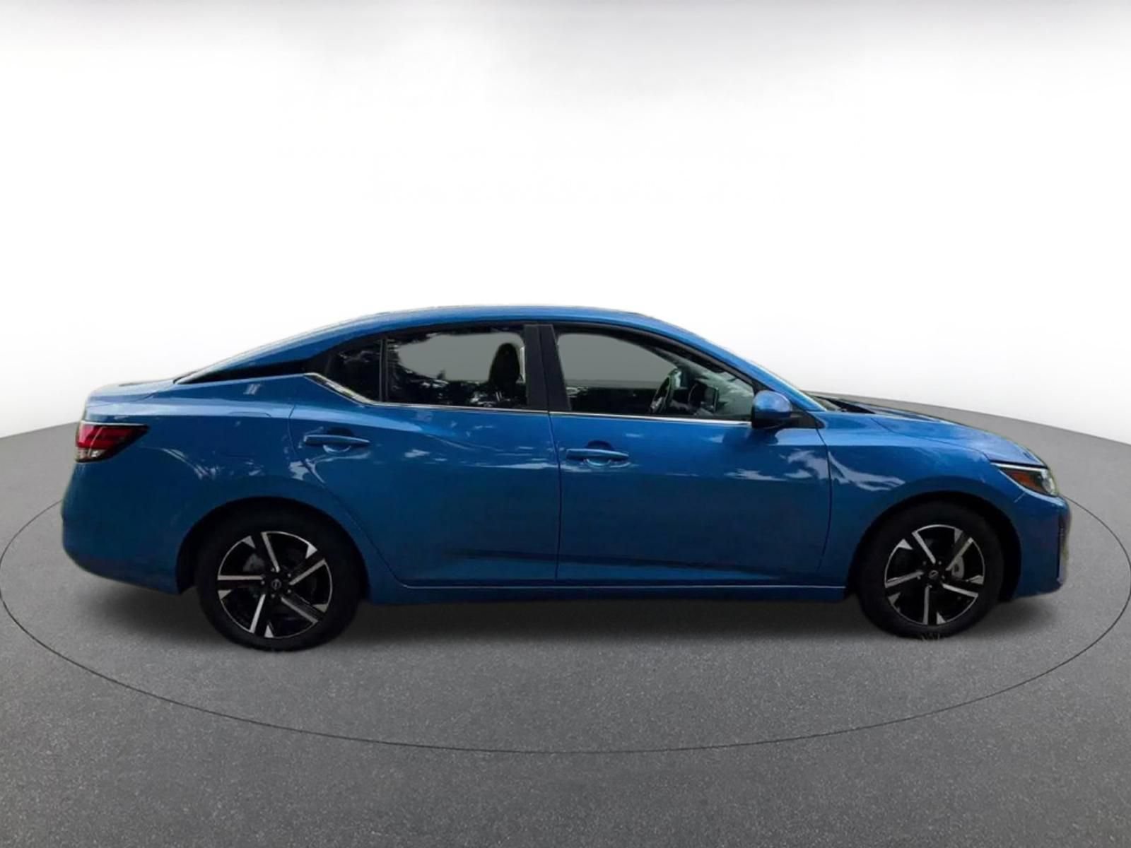 Used 2025 Nissan Sentra SV FWD image 15