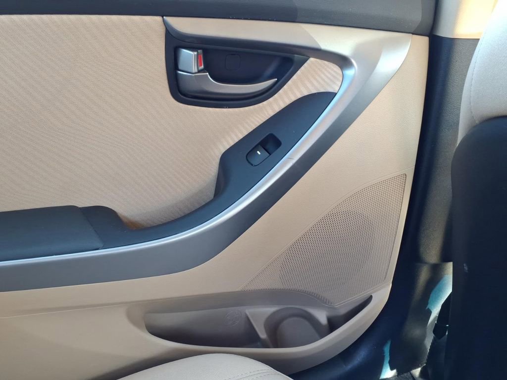 Used 2013 Hyundai Elantra GLS w/ Preferred Pkg image 14