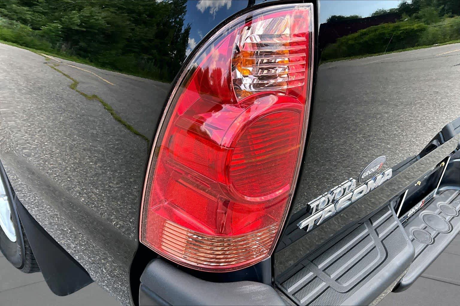 Used 2015 Toyota Tacoma 2WD Access Cab w/ Convenience Package image 27