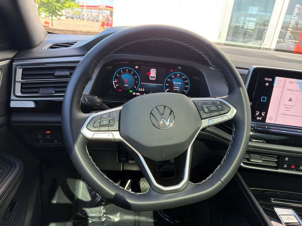 Certified 2024 Volkswagen Atlas Cross Sport SE w/ Panoramic Sunroof Package AWD/4WD image 17