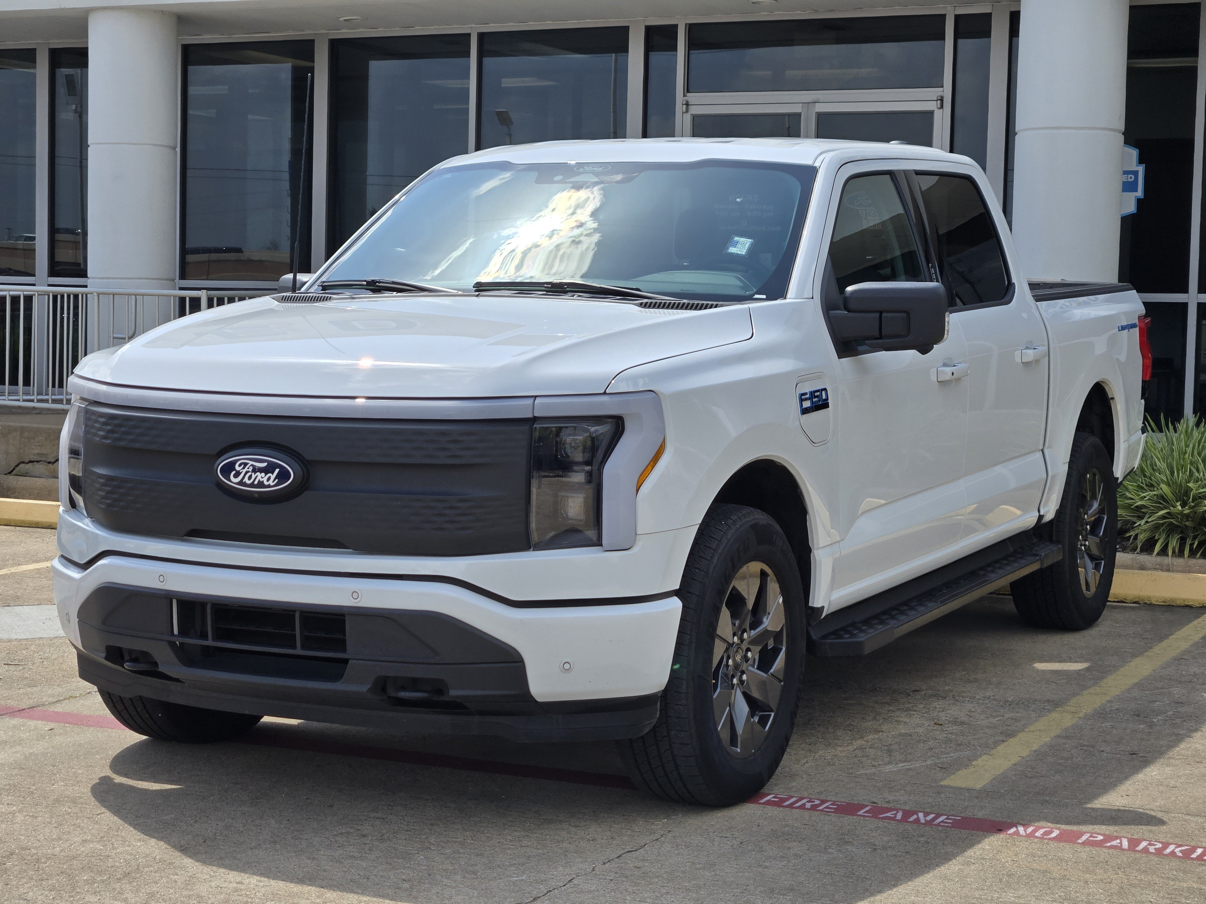 Used 2024 Ford F150 Lightning Flash AWD/4WD image 2