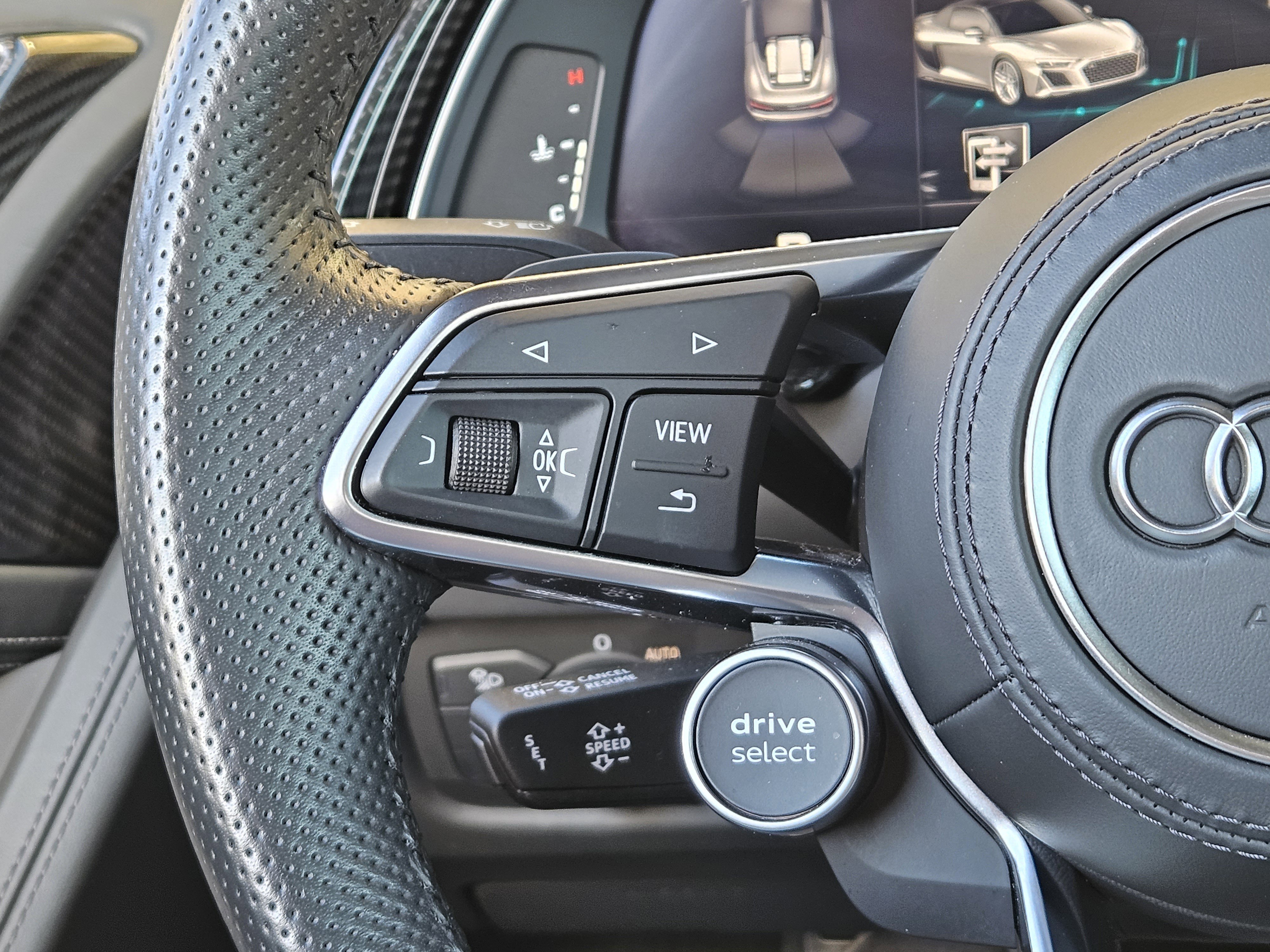 Used 2020 Audi R8 V10 w/ Carbon Exterior Package image 30