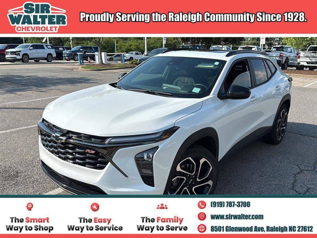 Used 2024 Chevrolet Trax RS w/ Sunroof Package FWD image 1