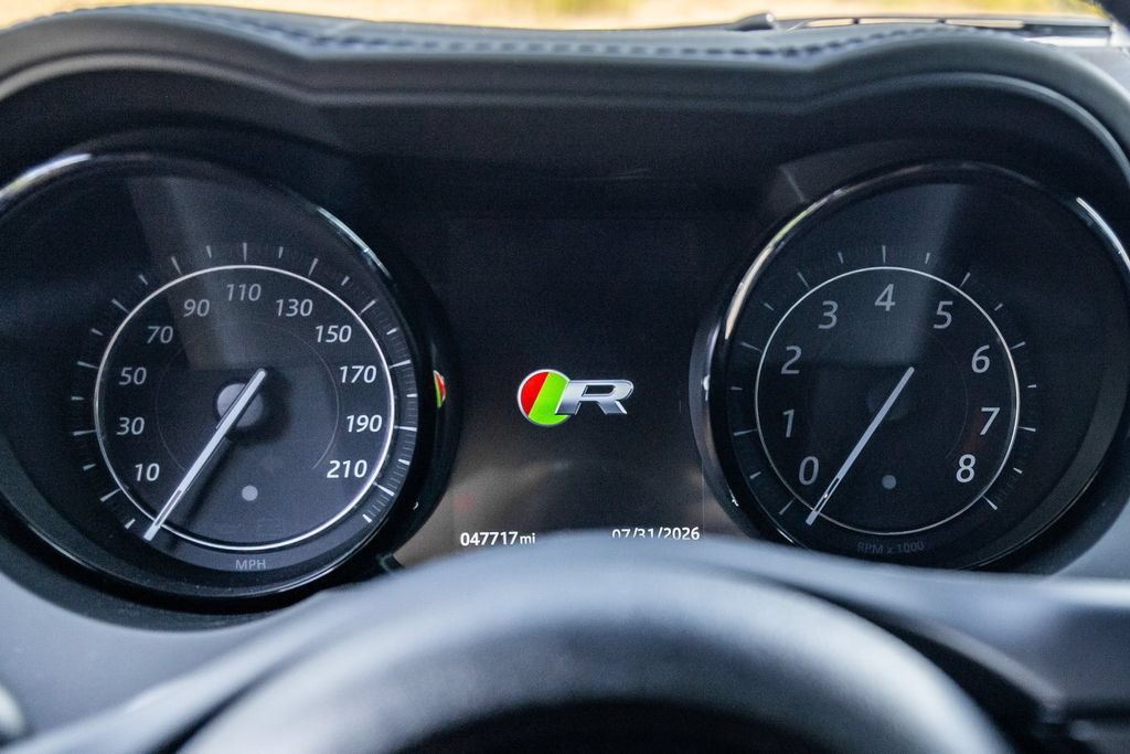 Used 2018 Jaguar F-TYPE R AWD/4WD image 22