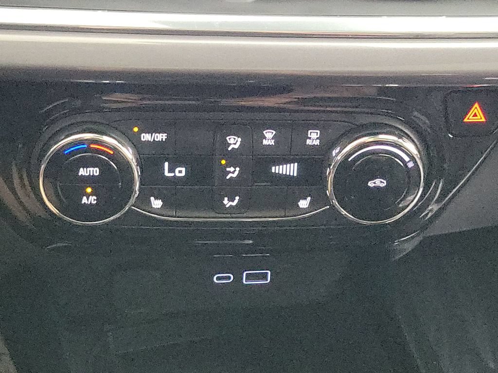 Certified 2024 Chevrolet Trax ACTIV w/ Sunroof Package FWD image 17
