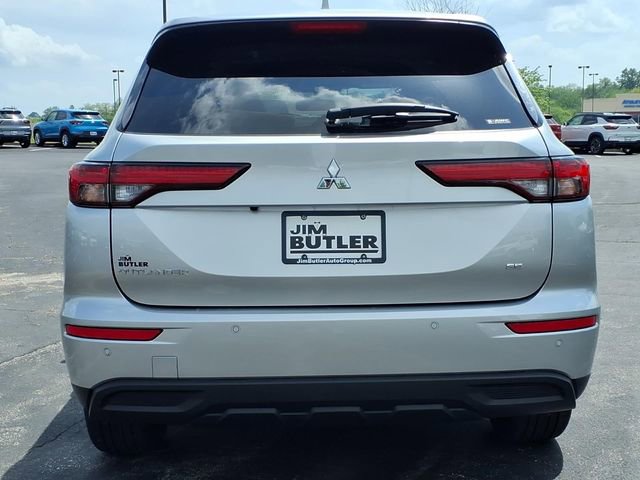 Used 2024 Mitsubishi Outlander AWD image 23