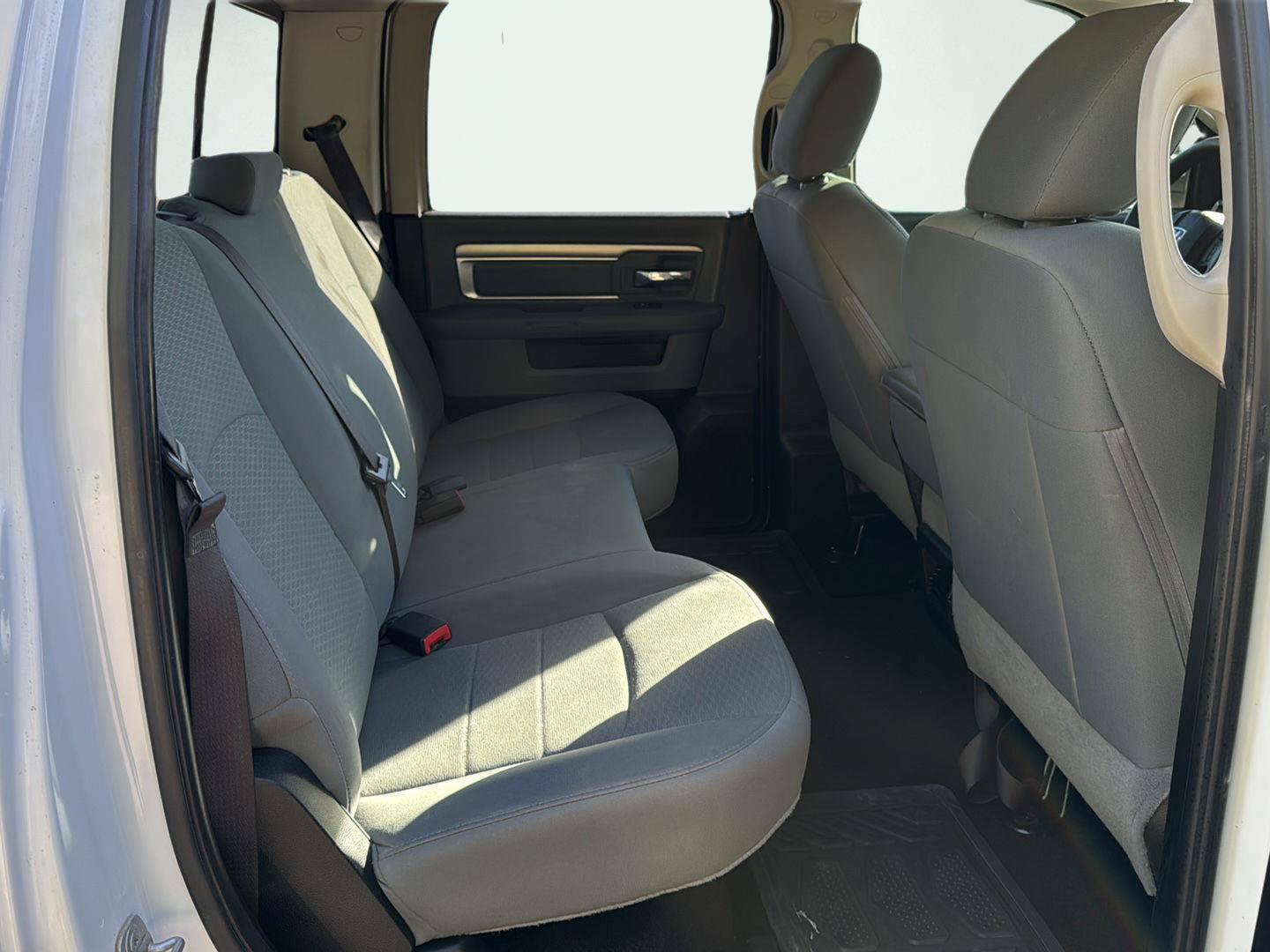 Used 2018 RAM 1500 Classic SLT AWD/4WD image 21