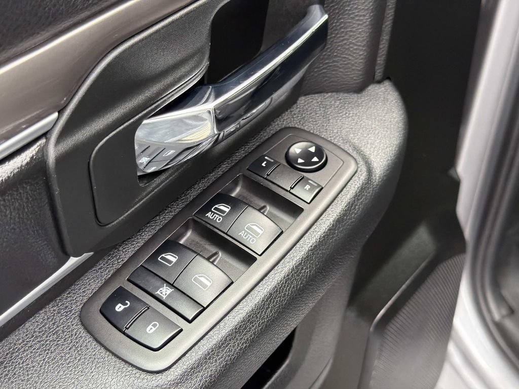 Used 2024 RAM 1500 Classic SLT AWD/4WD image 21