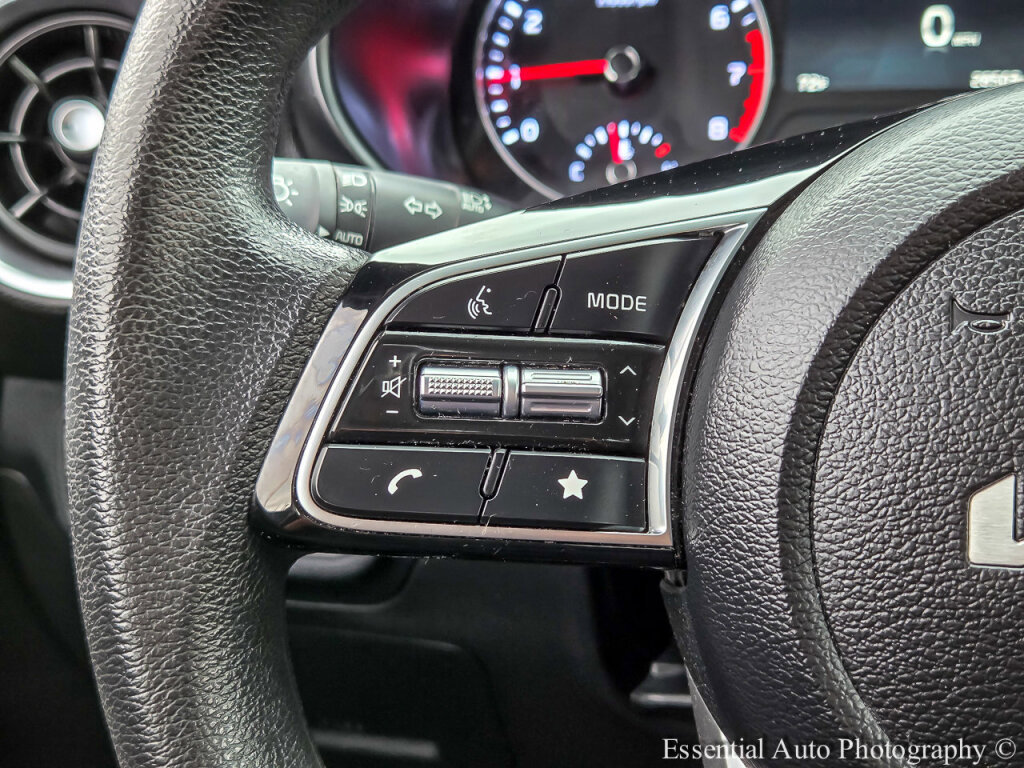 Used 2024 Kia Forte LXS w/ LXS Technology Package image 16