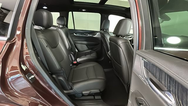 Used 2022 Cadillac XT6 Premium Luxury w/ Technology Package AWD/4WD image 29