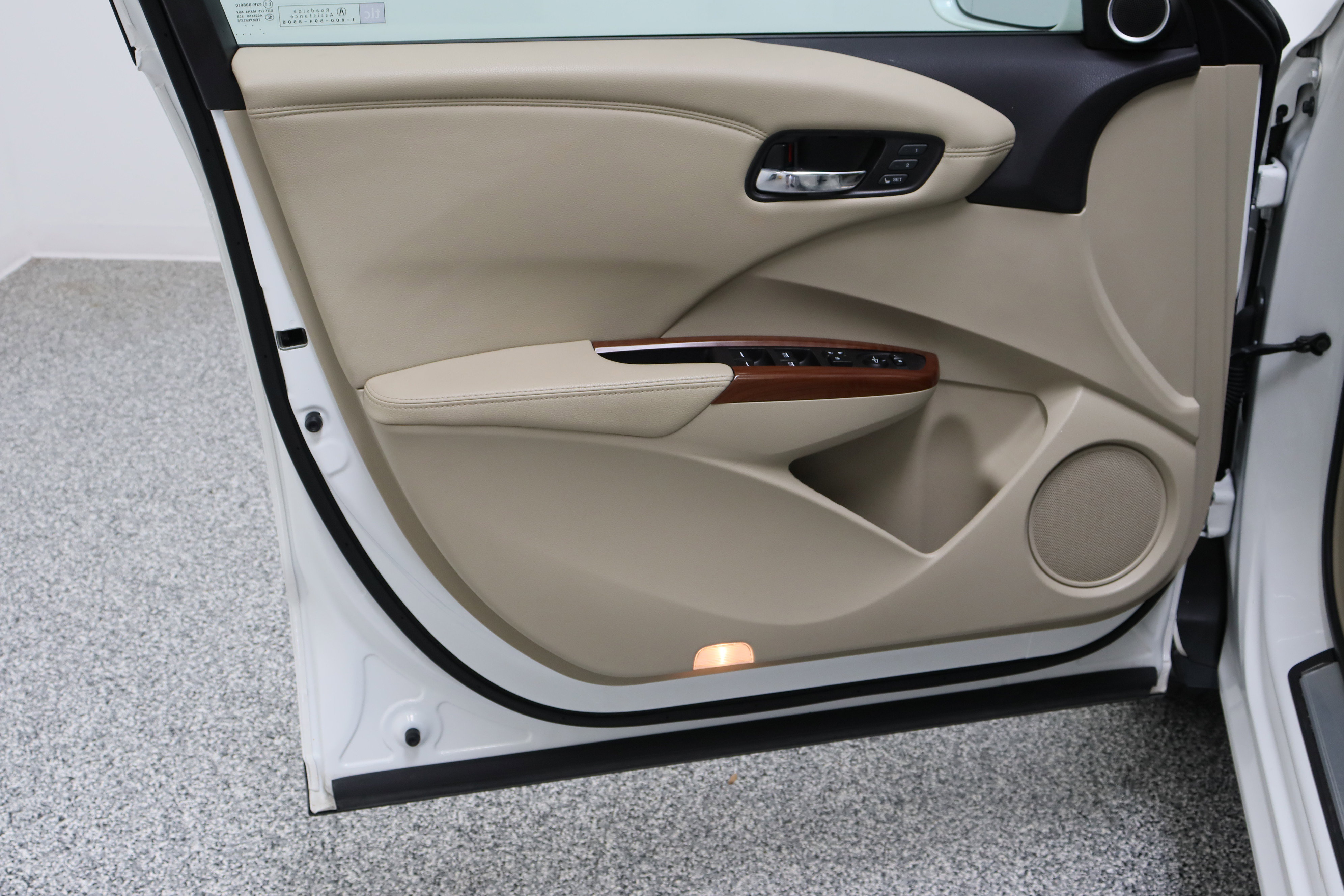 Used 2016 Acura RDX FWD w/ Technology Package image 12