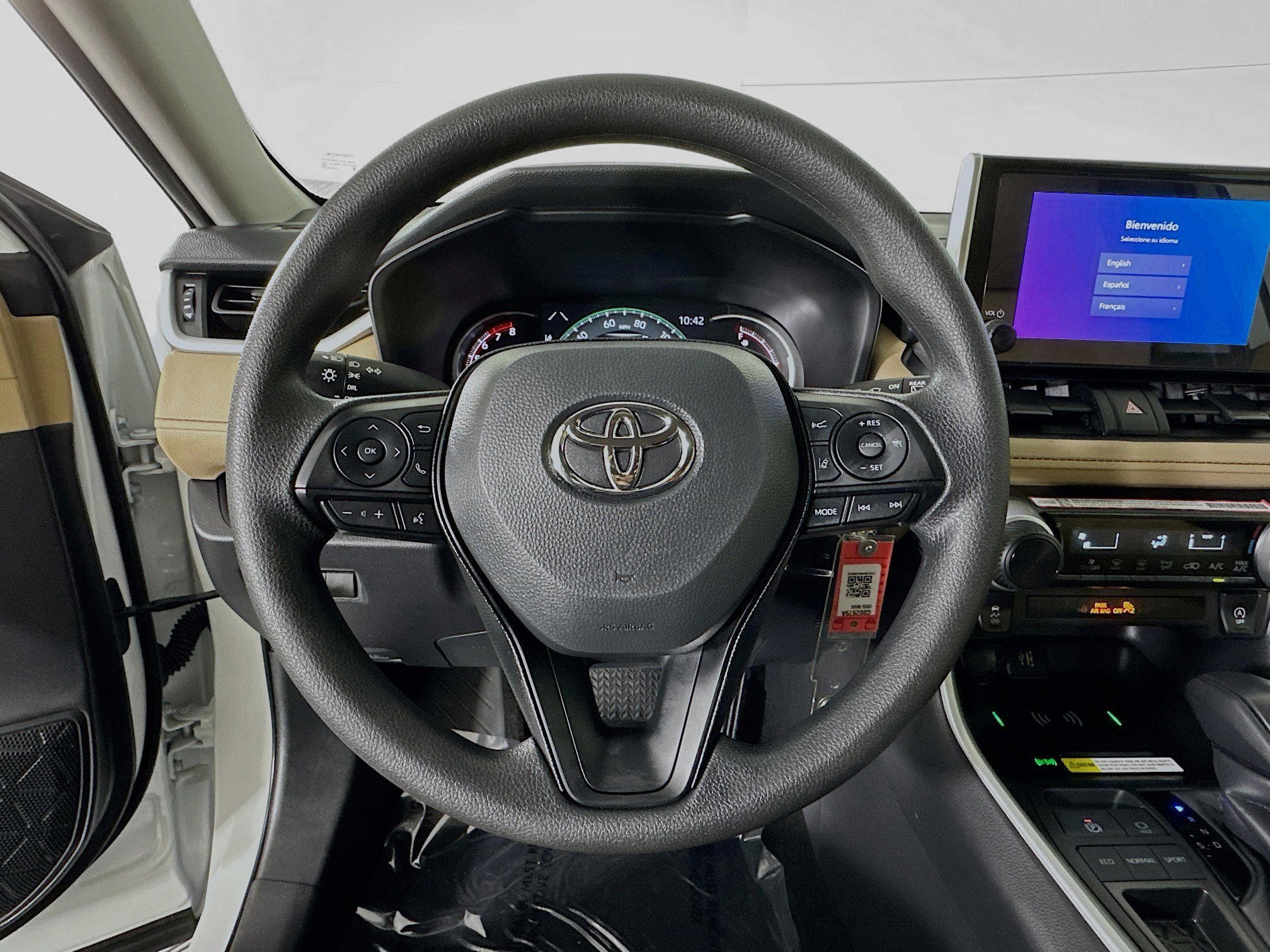 Certified 2025 Toyota RAV4 LE FWD image 15