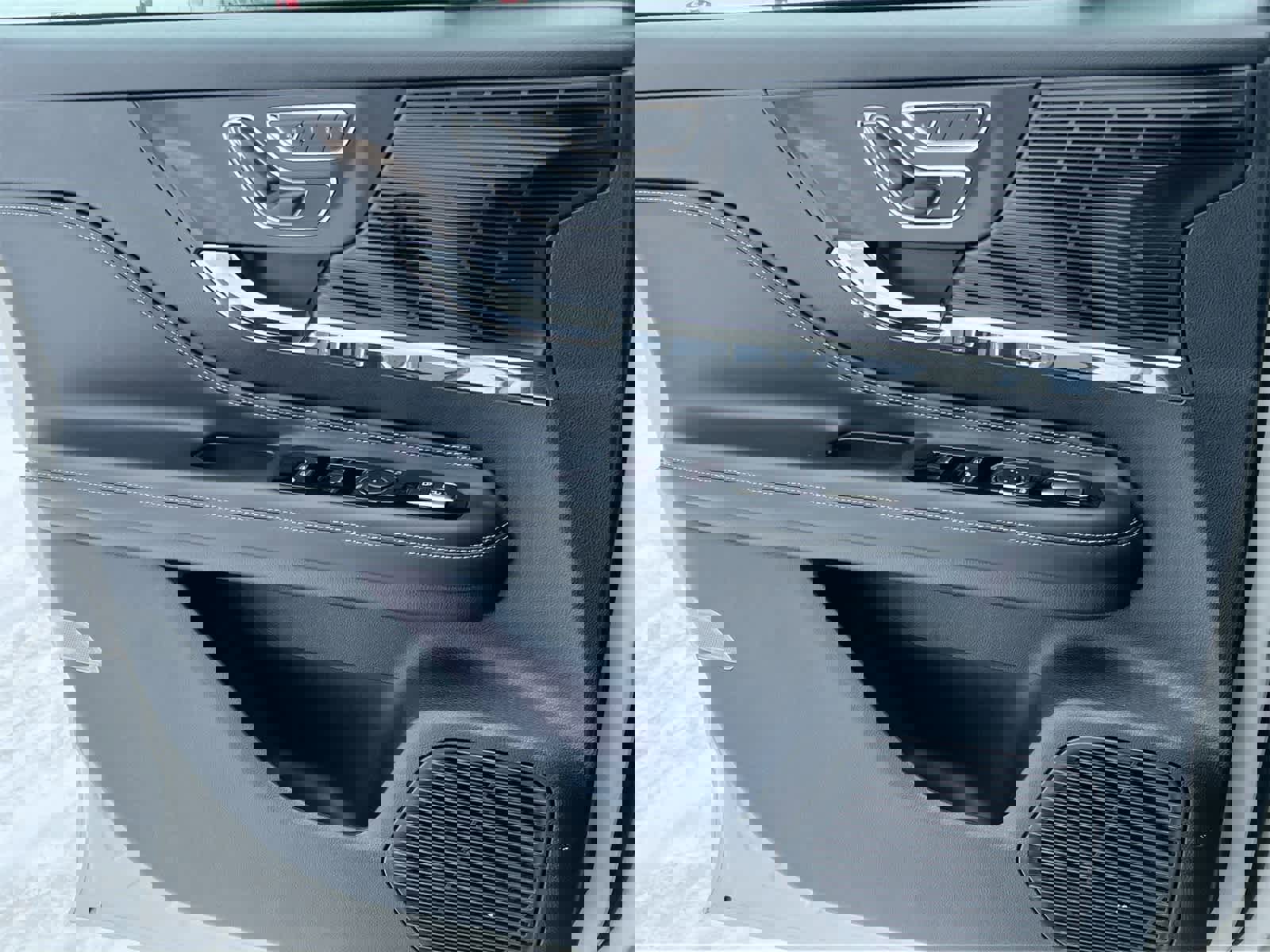 Used 2022 Lincoln Corsair Reserve w/ Equipment Group 201A image 30