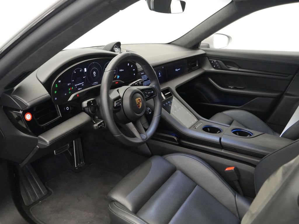 Certified 2023 Porsche Taycan GTS image 4