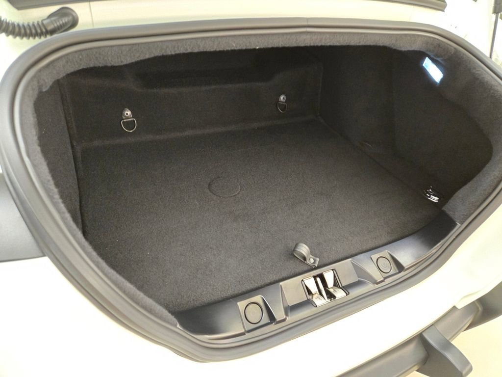Used 2024 Ferrari Roma RWD image 20