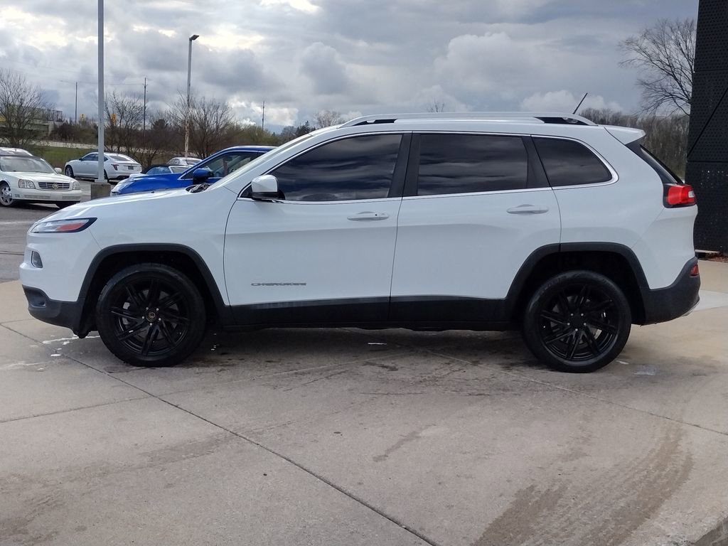 Used 2015 Jeep Cherokee Limited w/ Luxury Group image 8
