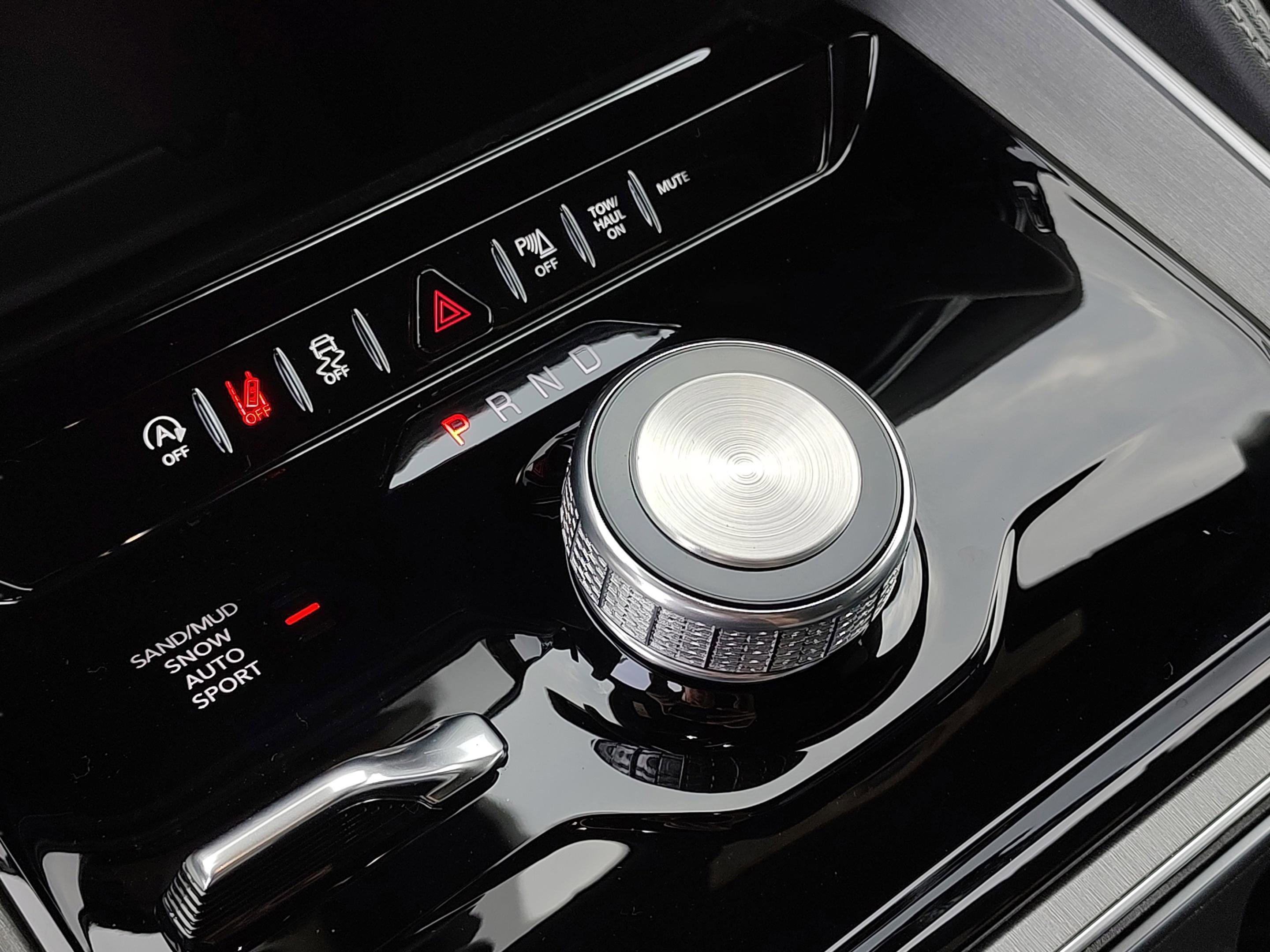 New 2025 Jeep Wagoneer 4WD image 19