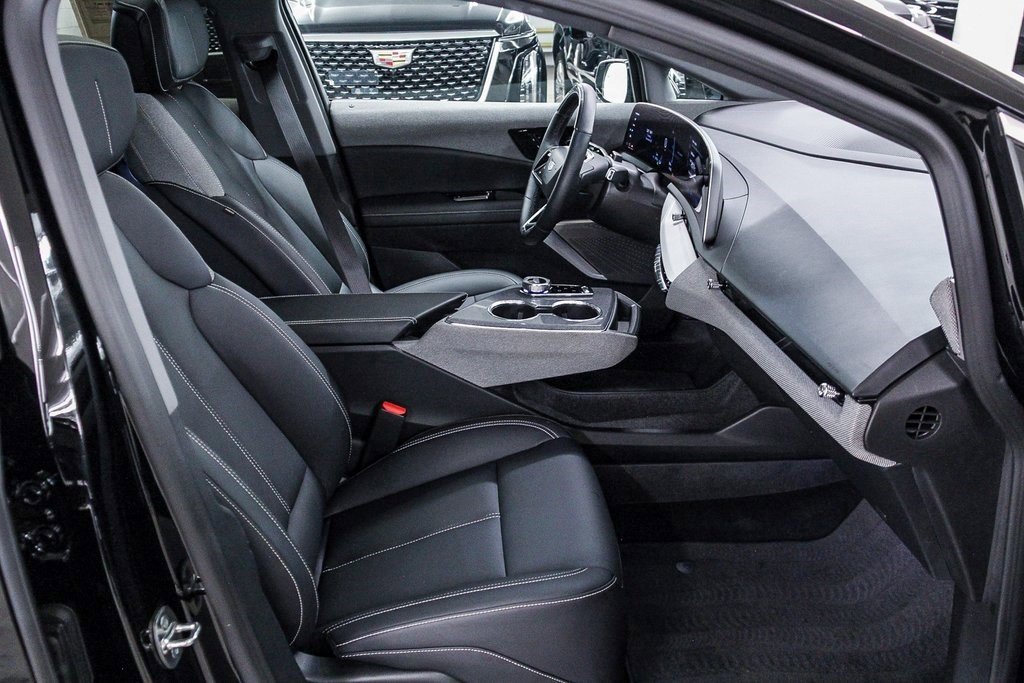 Certified 2025 Cadillac Optiq Luxury 1 image 16