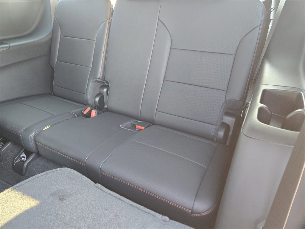 New 2026 Chevrolet Traverse Z71 w/ Driver Confidence Package image 16