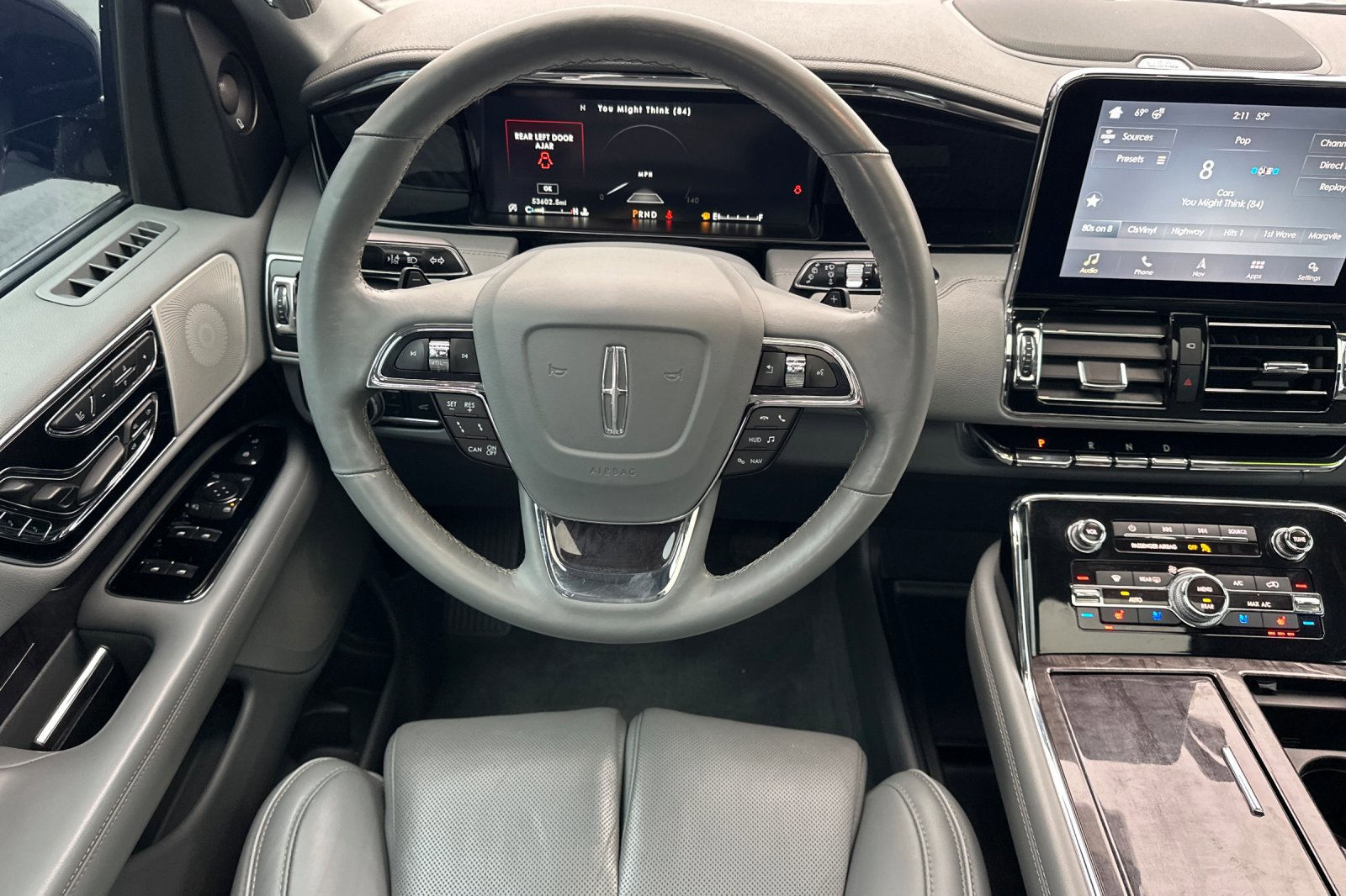 Used 2019 Lincoln Navigator Reserve image 14