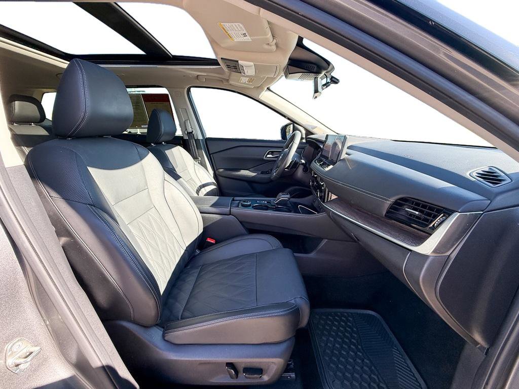 Used 2024 Nissan Rogue Platinum w/ Platinum Premium Package image 23