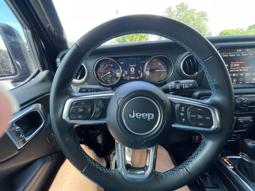 Used 2022 Jeep Wrangler Unlimited Rubicon 4xe w/ Safety Group AWD/4WD image 16