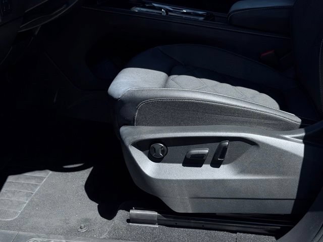 Used 2025 Volkswagen Atlas SE AWD/4WD image 18