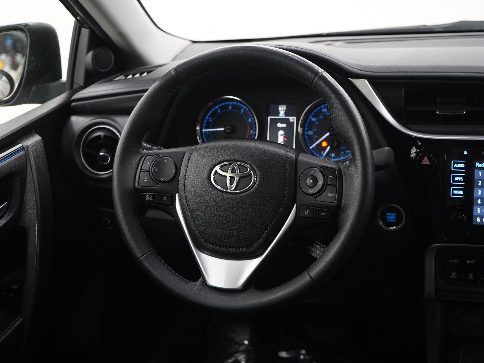 Used 2017 Toyota Corolla XSE FWD image 14