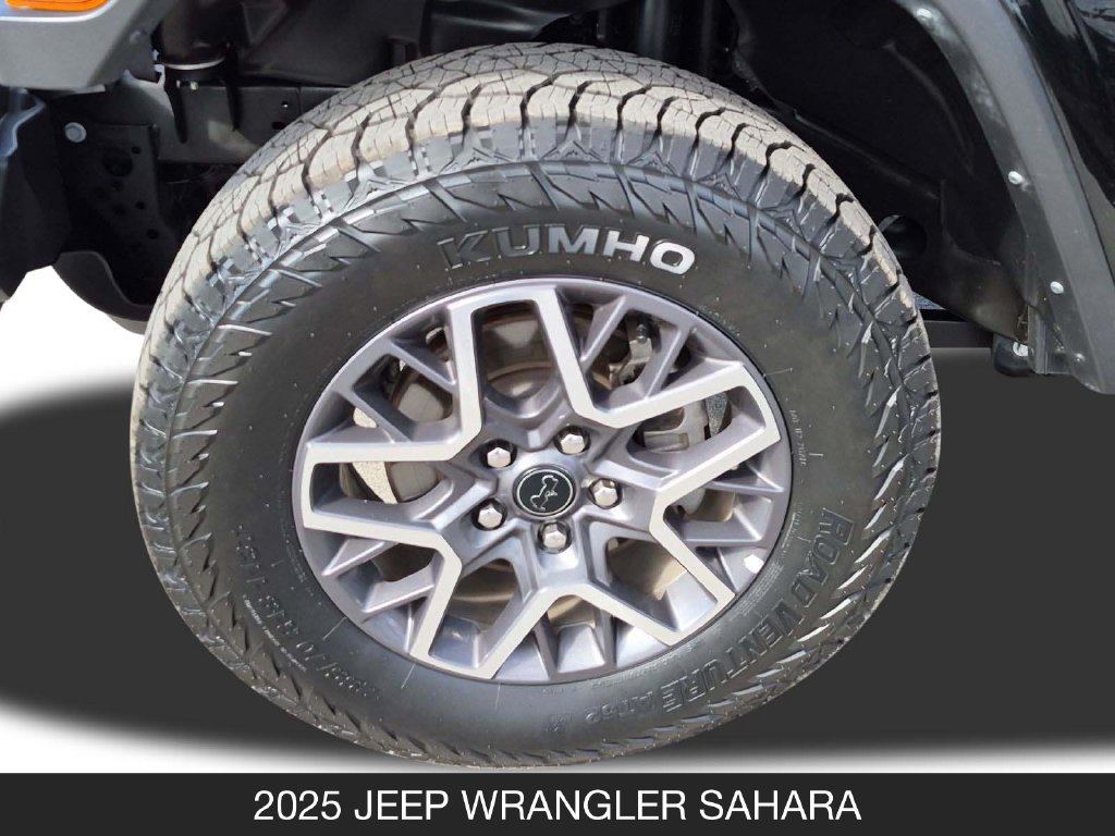 Used 2025 Jeep Wrangler Unlimited Sahara AWD/4WD image 11